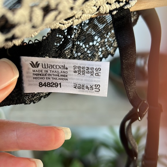 NWOT Wacoal embrace lace garter - Picture 2 of 2
